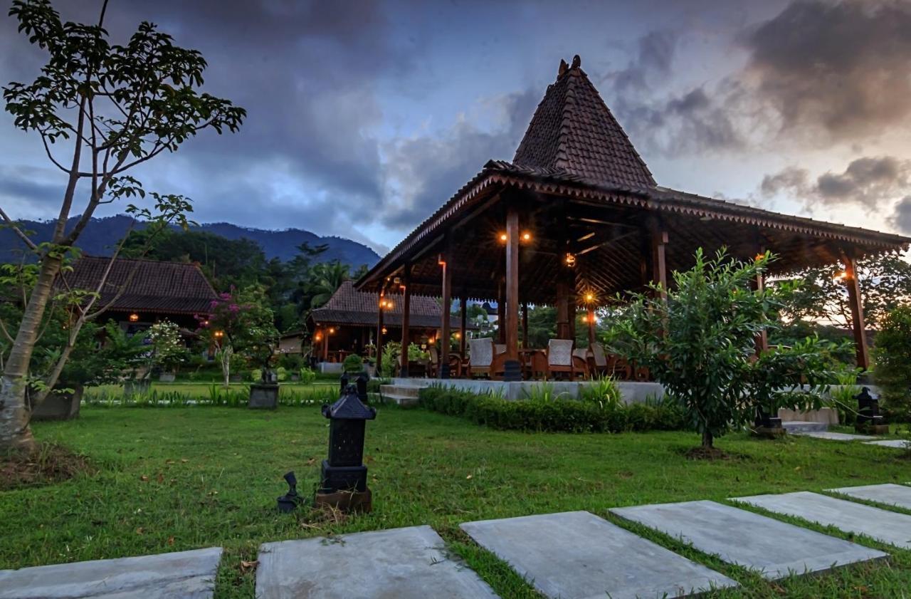 Balkondes Majaksingi Jasamarga Magelang Bagian luar foto